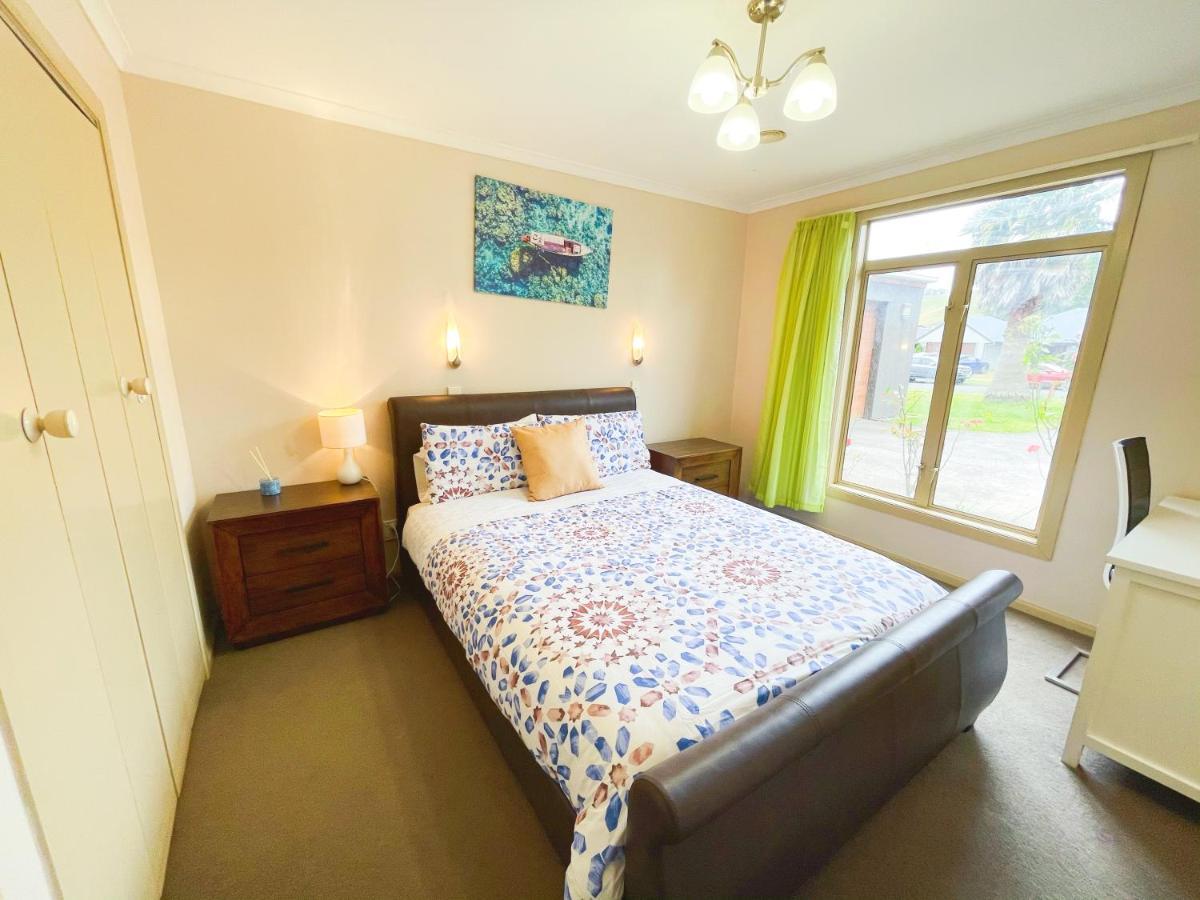 Private And Perfect For Families, Rotorua Escape Villa ภายนอก รูปภาพ